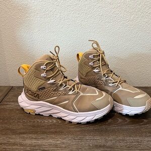 WOMEN'S HOKA ANACAPA MID GTX - Size 9